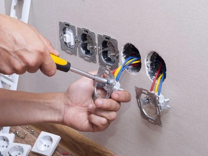 Electrician Pymble installing safety switches in a Pymble home
